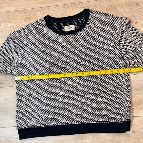 Marine Layer Women’s Textured Birdseye Crewneck Sweater Size Medium - Picture 6 of 8